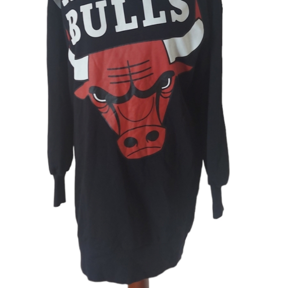 Chicago Bulls Black Sweater Dress Oversized UK Size 2XS Big Graphic Print - Picture 2 of 8